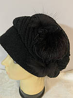 Женская зимняя шапка-берет с объёмным оформлением чёрный