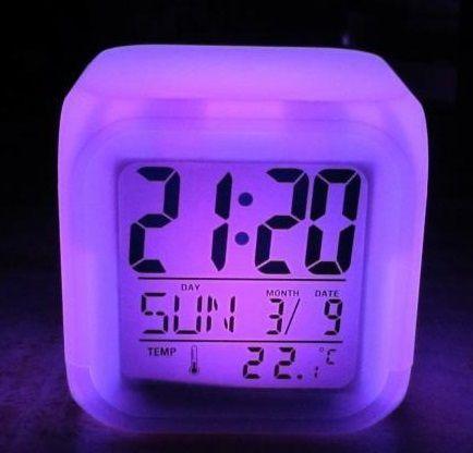 Світяться годинник будильник термометр нічник хамелеон
