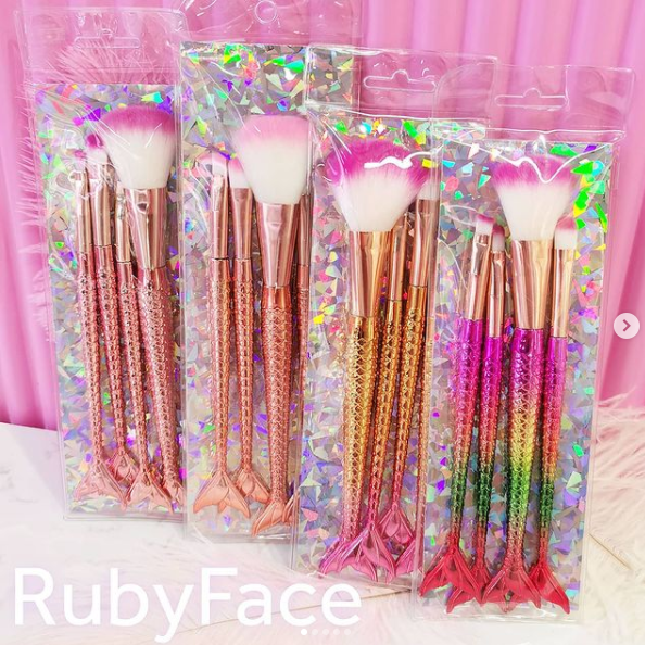 Набор кистей для макияжа Ruby Face Glitter русалка 4в1 (разные цвета) - фото 1 - id-p1763267939