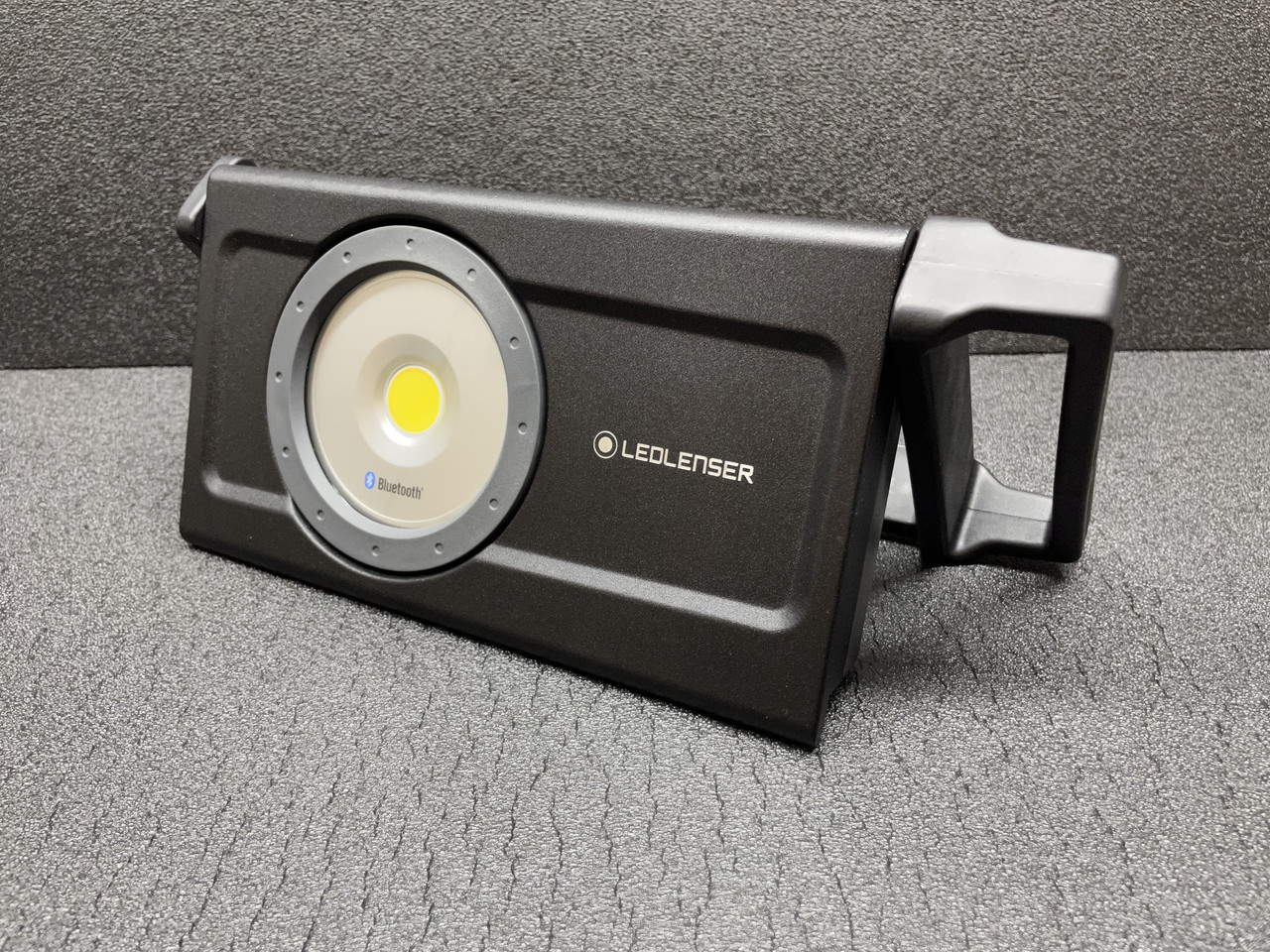 Ліхтар-Прожектор Led Lenser IF8R Power Bank