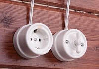 Вимикачі, розетки, комплектуючі