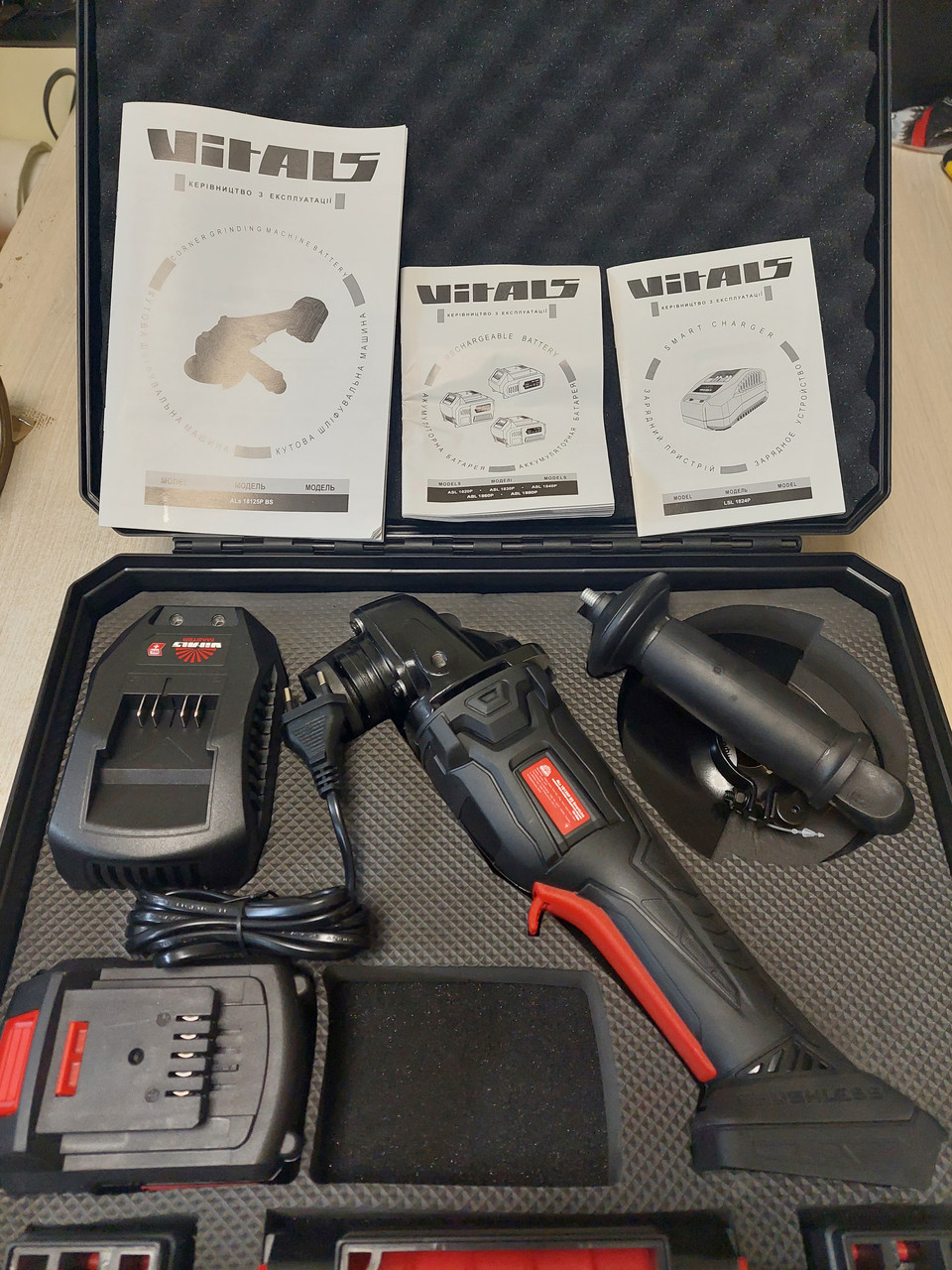 Акумуляторна болгарка Vitals Professional ALs 18125P BS SmartLine + акумулятор + зарядка