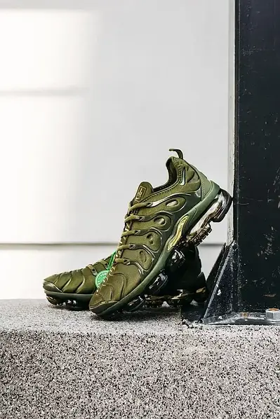 Nike air vapormax plus in sale store