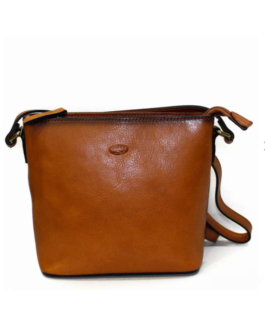 Стильна міська жіноча сумка з натуральної телячої шкіри 18×18×8 см світло-руда