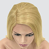 Перука каре без гривки Lyryca Lace на сітці, термоволосся, колір блондин із пшеничним відтінком, фото 6