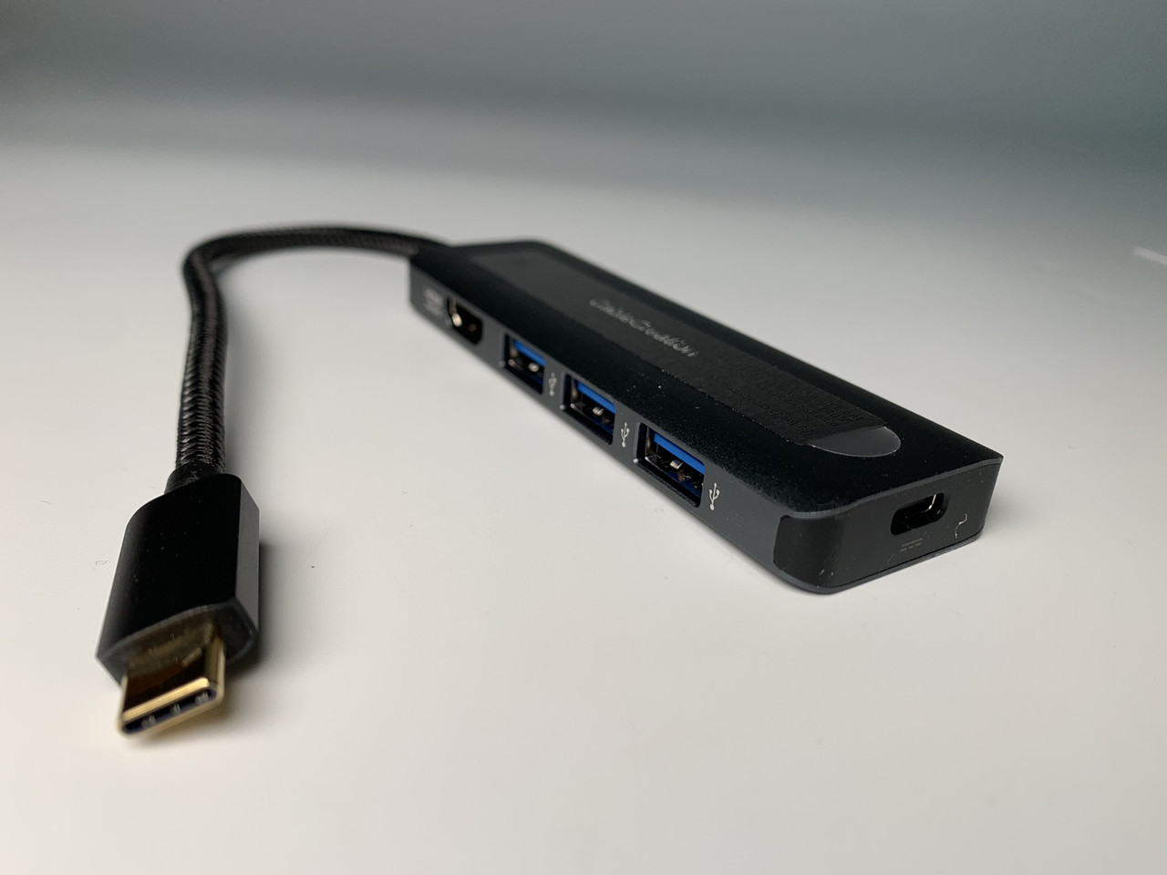 Багатопортовий адаптер CableCreation для док-станції USB-C 5-в-1 для MacBook з HDMI, 3 порти USB 3.0 4K 60 Гц