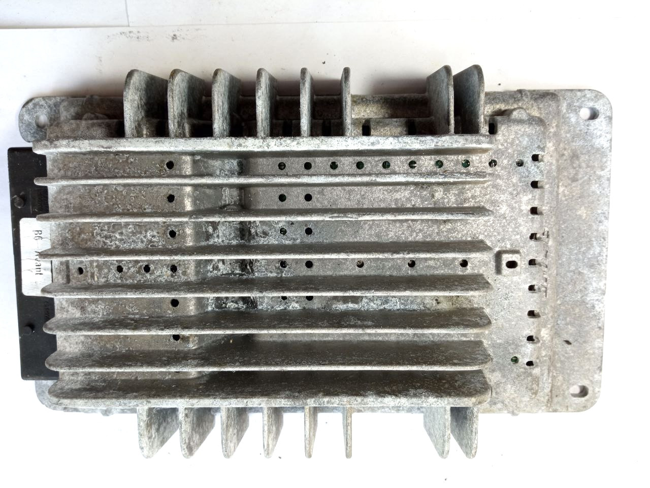Електронний блок керування підсилювач base audi a4 355013 / AMP ASSY 5631.86