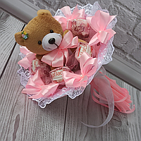 Яскравий букет з іграшок та цукерок солодкий подарунок дітям з рафаелло та плюшевого ведмедика для дитини дівчини