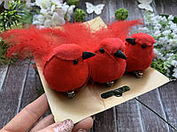 Набор декоративных птиц с пером на прищепке ,3 шт/уп., 18 см красного цвета ПД