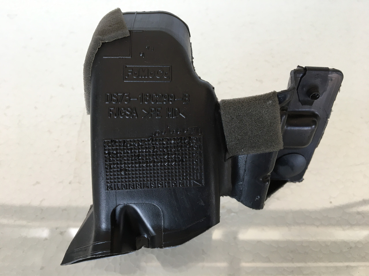 Повітровід Ford Fusion 2013-2019 USA DS7318C299B
