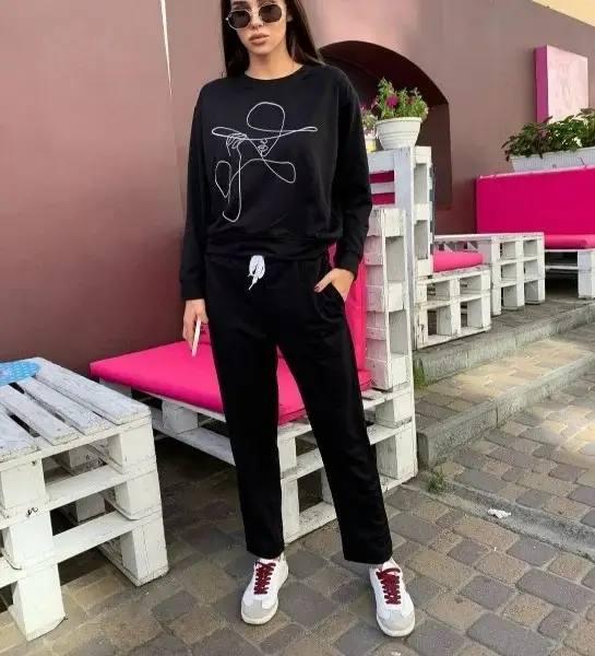 Стильний жіночий костюм на весну з принтом, фото 1