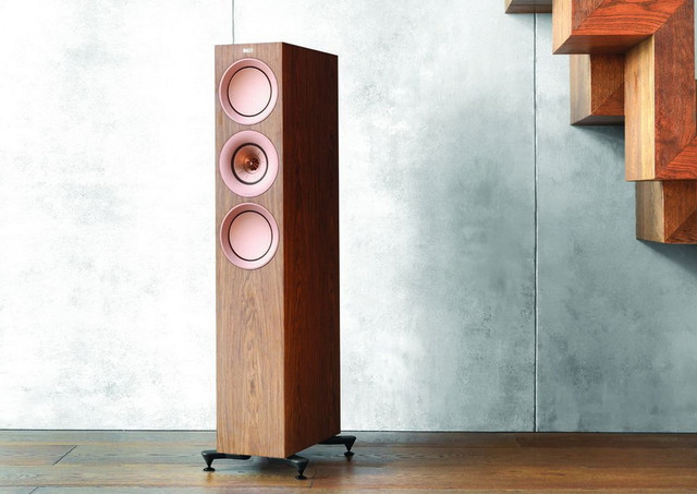 KEF R7 Meta KEF R7 Meta