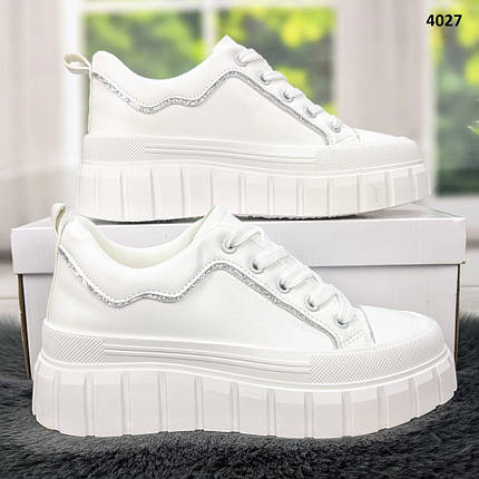 Кросівки жіночі білі демісезонні на високій підошві Gukkcr, фото 1