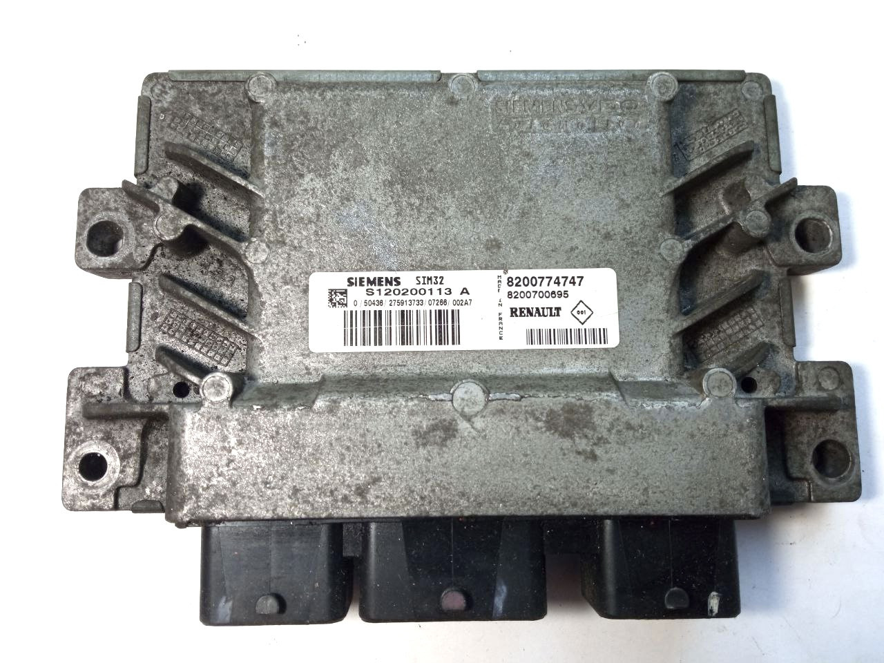 Електронний блок керування renault S120200113A / 8200774747 / s120200113a