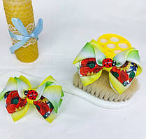 Маленькі бантики. Бантики на малинці хвостики