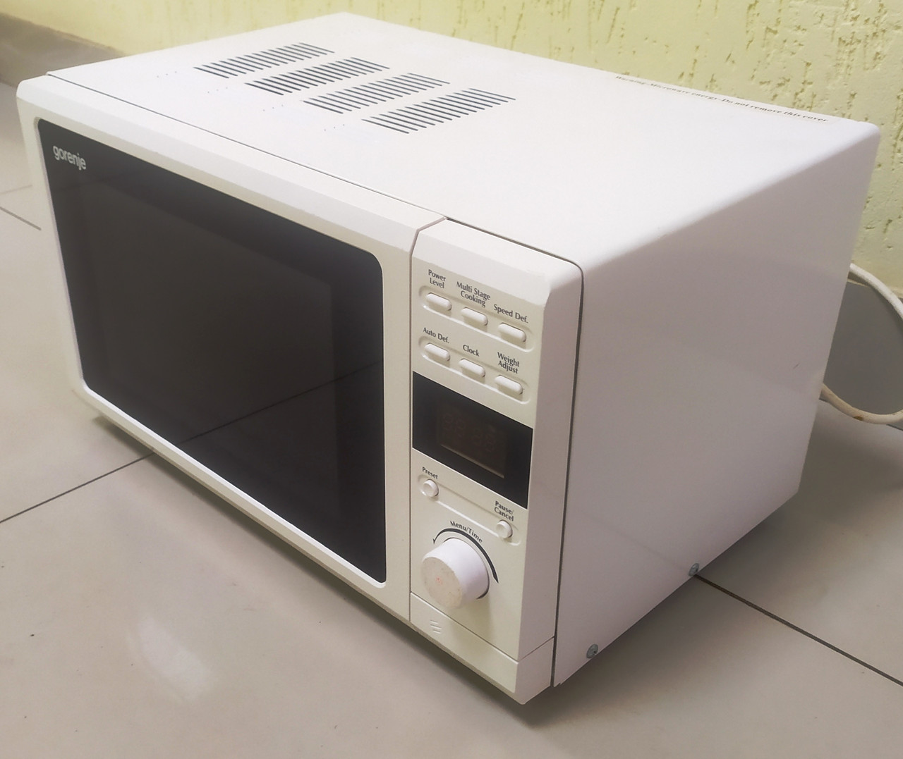 Купити Електронна європейська мікрохвильова піч Gorenje MO17 DW із