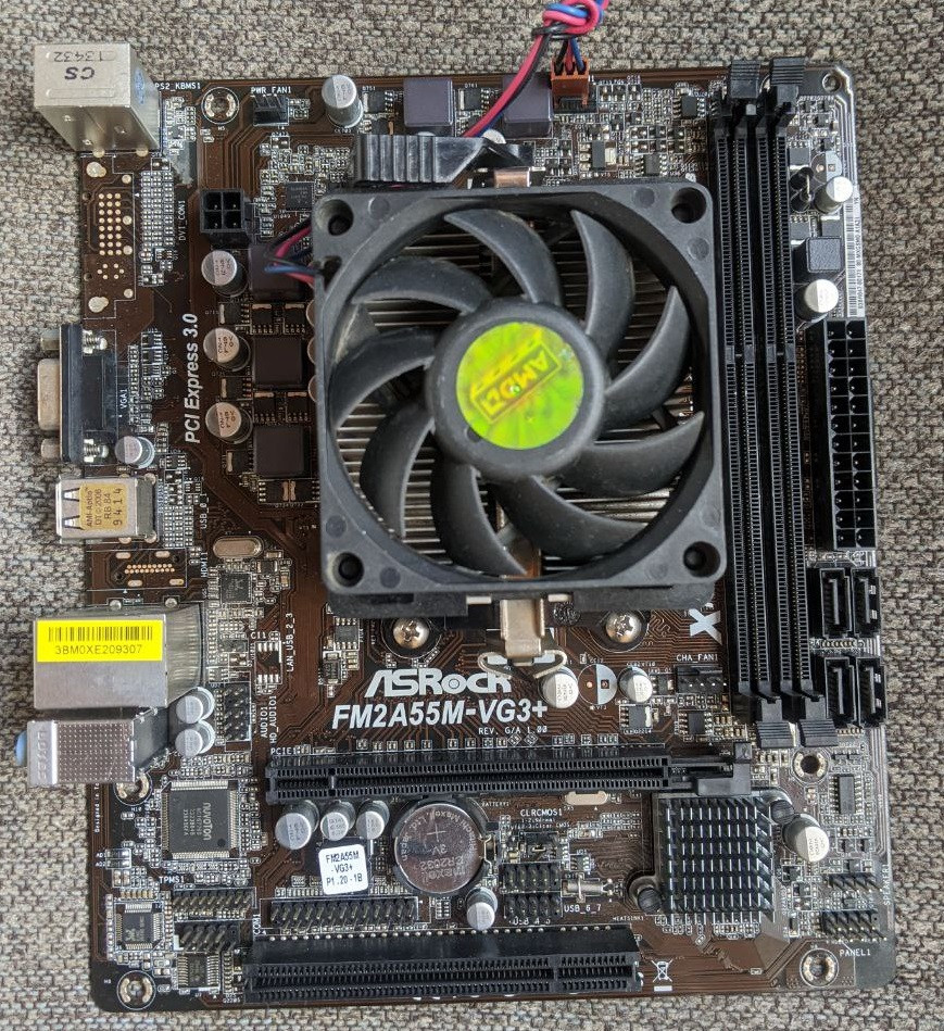 ІГРОВИЙ комплект 4 ЯДРА AMD- Плата sFM2 ASRock FM2A55M-VG3+ на DDR3 + ПРОЦ AMD A8-6600K 4 ЯДРА по 3.9-4,2 GHZ