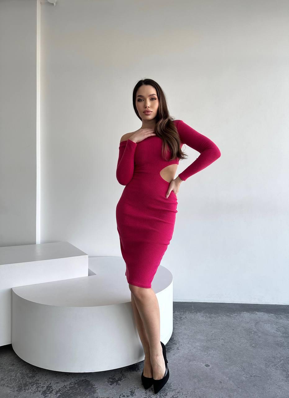 Трикотажна сукня з красивим вирізом на боці (Розмір S, M, L), Фуксія