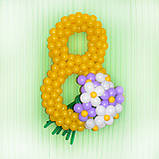 Плетена цифра 8 з кульок на 8 березня + букет квітів з кульок, фото 2