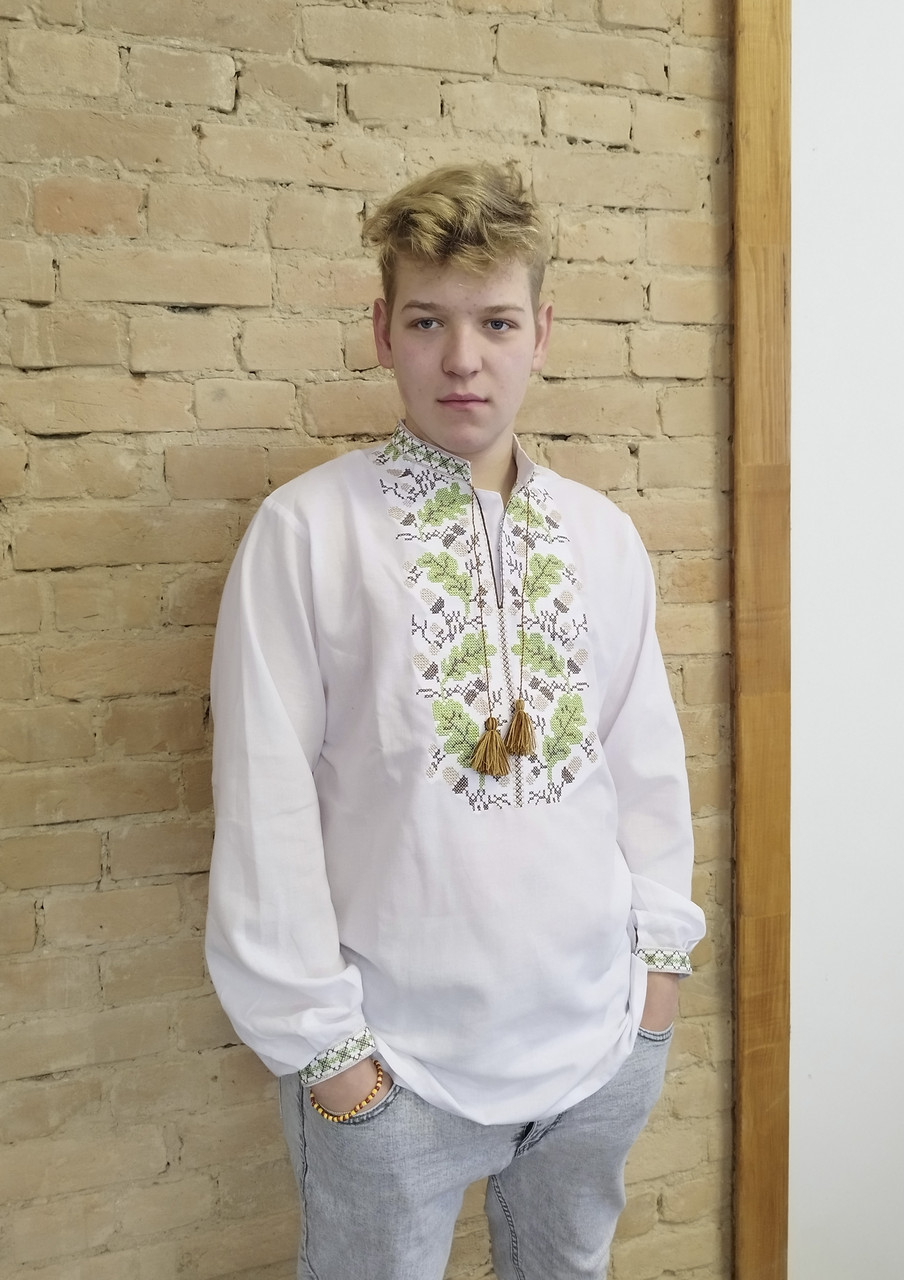Вишиванка для чоловіка білого кольору з орнаментом Дубки у великих розмірах
