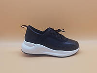 Чорні кросівки. Erisses. Маленькі розміри (33, 34, 35).