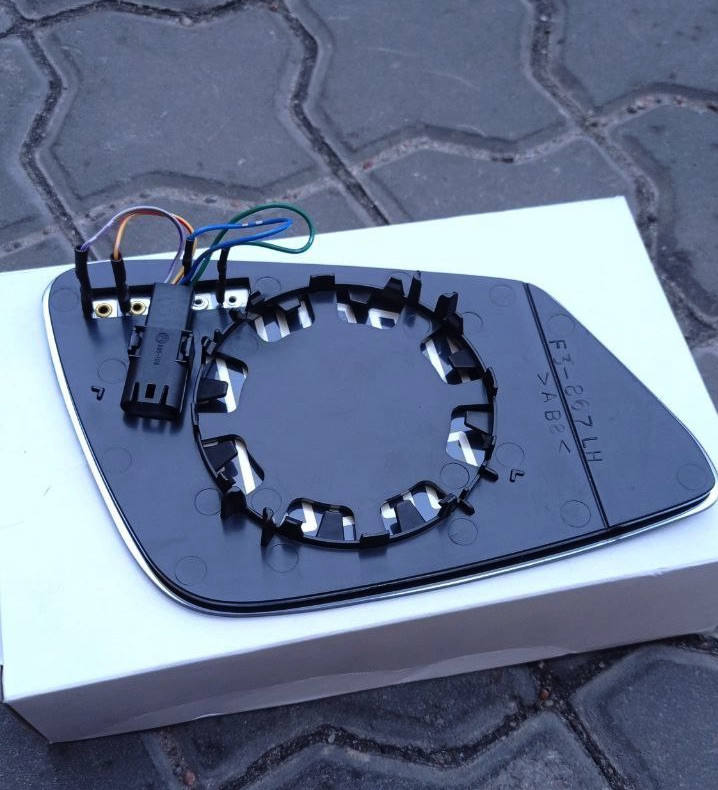 BMW 6 F12 F13 (БМВ 6 Ф12 Ф13) скло (вкладиш, дзеркальный елемент) лівого дзеркала (фішка 4pin)