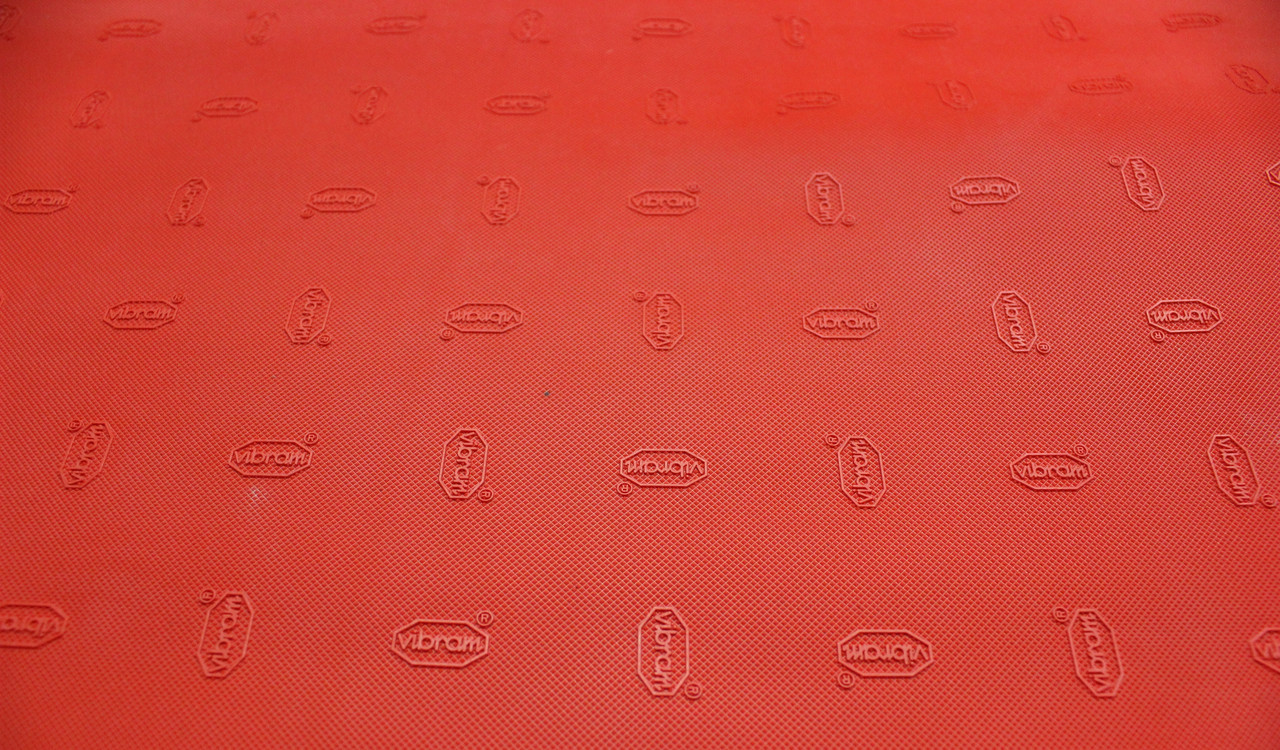 Гума подметочная VIBRAM 940*600 т.1,0 мм. Червоний 17