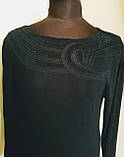 Светр  з вишивкою навколо вирізу, фото 2