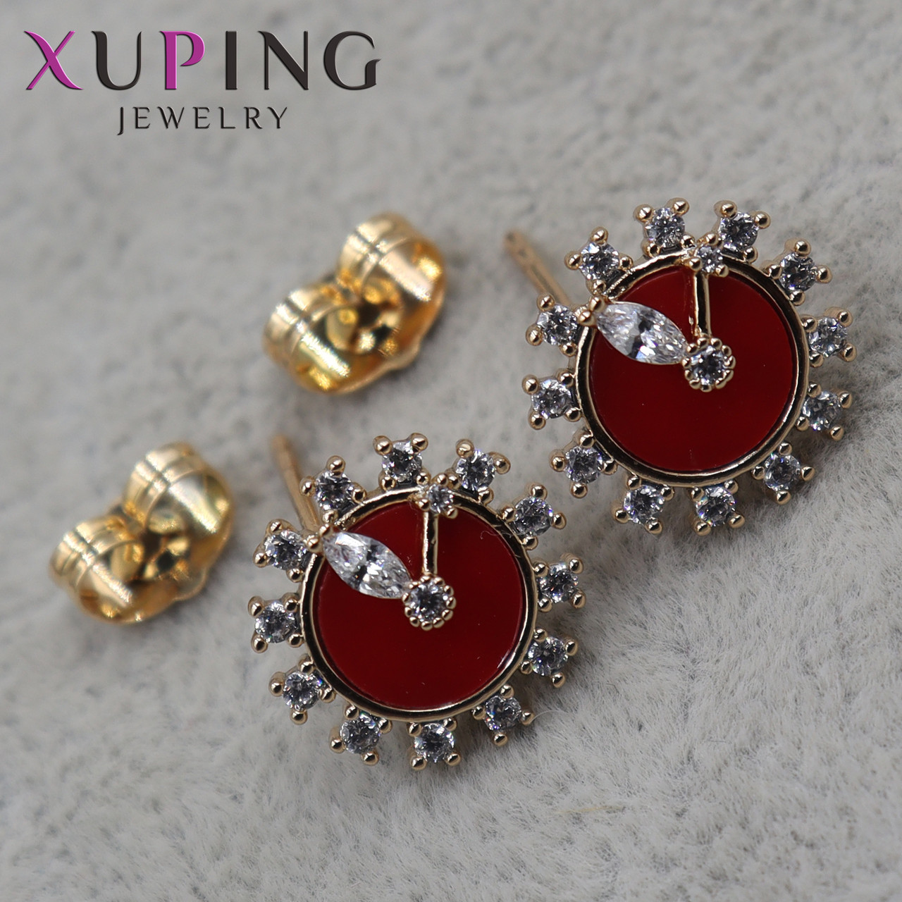 Серьги пуссеты гвоздики золотистого цвета размер 12х12 мм фирма Xuping Jewelry часики с кристаллами