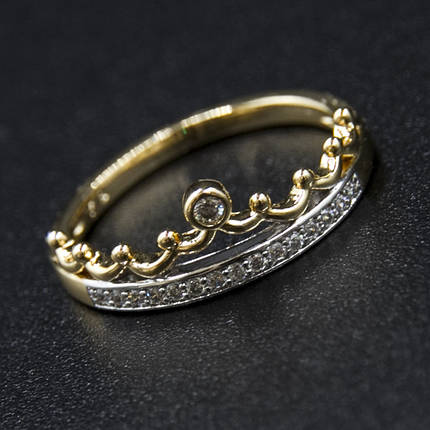 Кольцо золотистое тонкое Xuping Jewelry медицинское золото корона с белыми хрустальными камушками 18К, фото 1