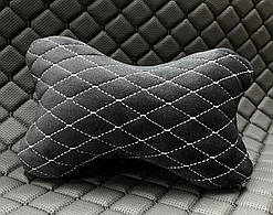 Подушка під голову в машину з Алькантари Lux (штучної замші). Чорний, білий ромб