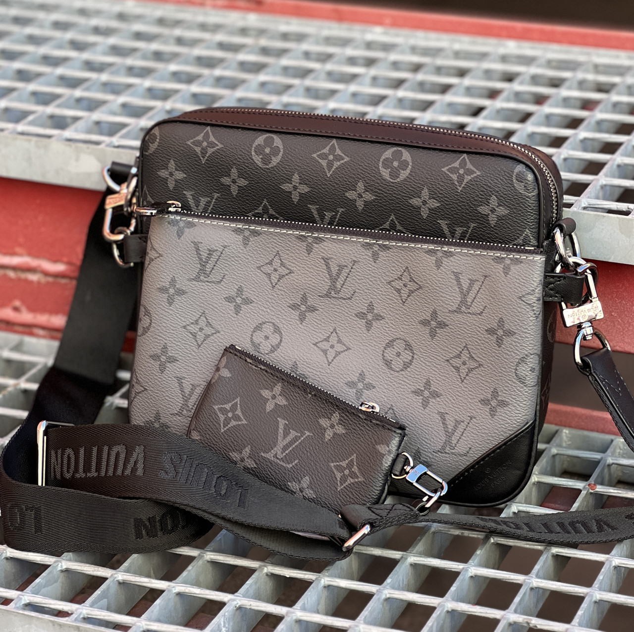 Чоловіча сумка через плече Louis Vuitton TRIO MESSENGER (Луї Віттон)