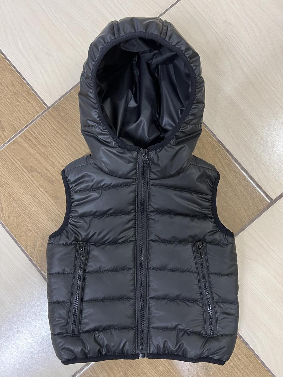Дитячі жилетки з капюшоном, р. 92-116 чорна