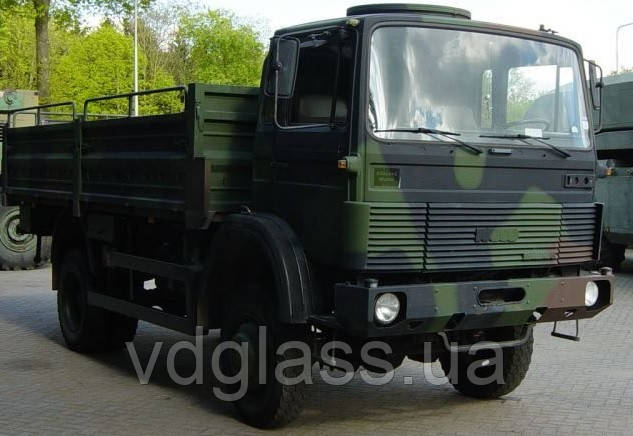 Iveco Magirus 110 4x4 military лобове скло, триплекс