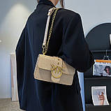 Жіноча класична сумка рептилія на ланцюжку крос-боді через плече з пташками бежева, фото 5