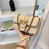 Жіноча класична сумка рептилія на ланцюжку крос-боді через плече з пташками бежева, фото 7