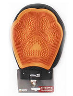 Рукавиця масажна AnimAll Groom для вичісування шерсті собак та кішок помаранчева