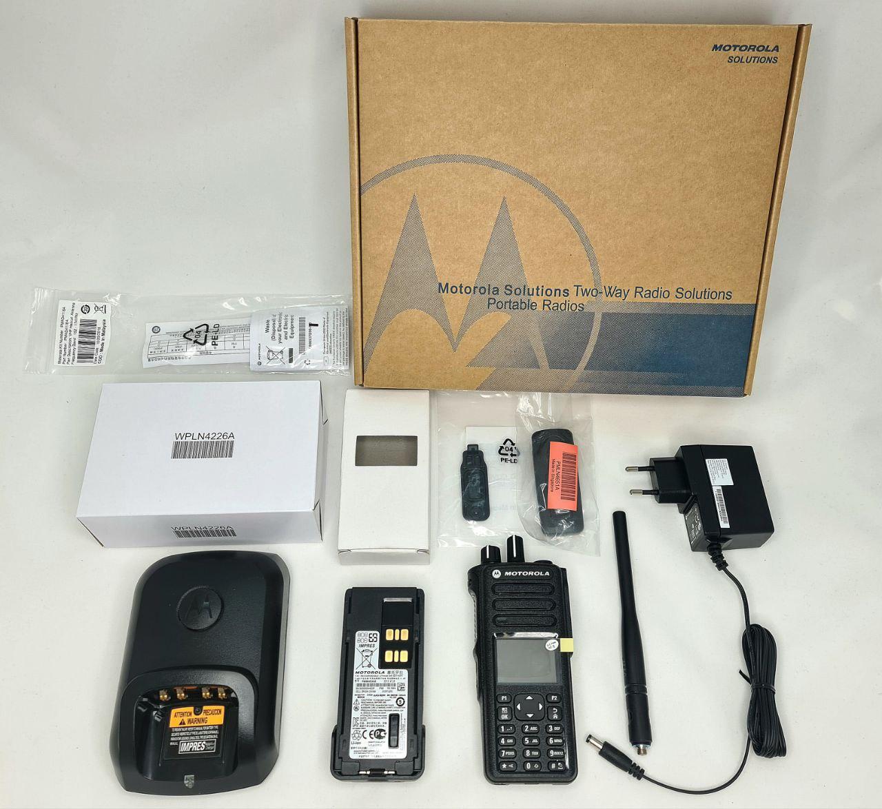 Рація Motorola MotoTRBO DP4800e VHF (MDH56JDN9VA1AN) Li-Ion 2450 мАг (PMNN4544A)