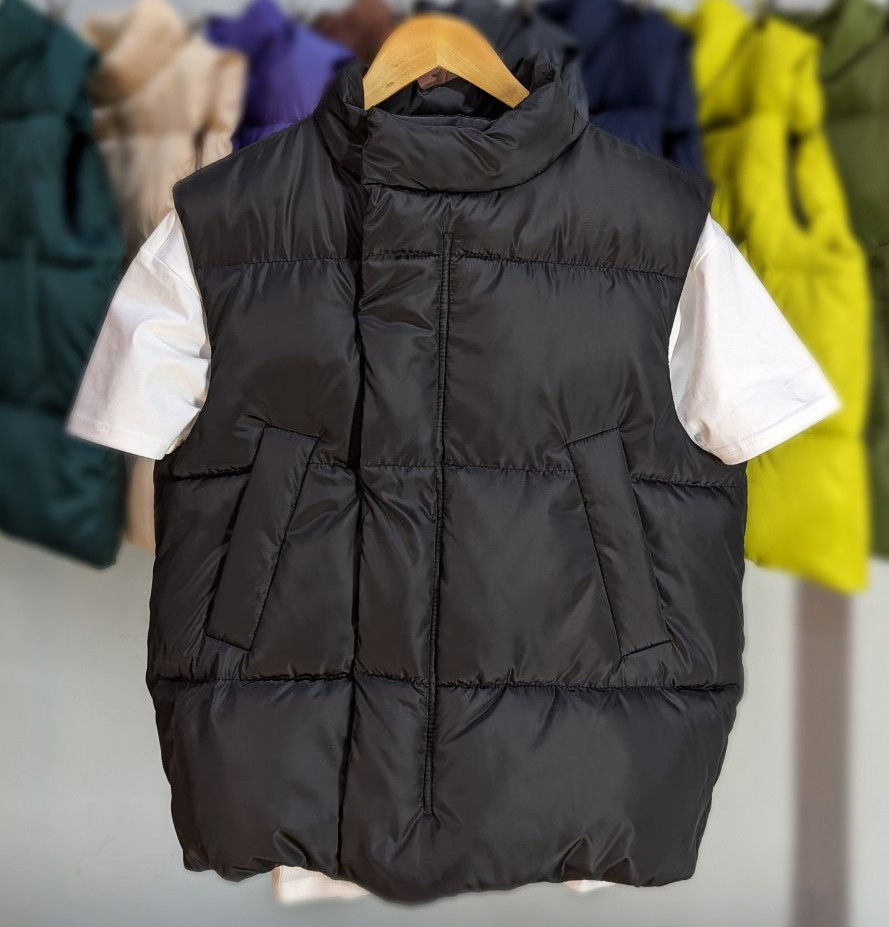 Жилетка чоловіча (безрукавка) спортивна оверсайз стьобана Туреччина чорна. Живе фото, фото 1