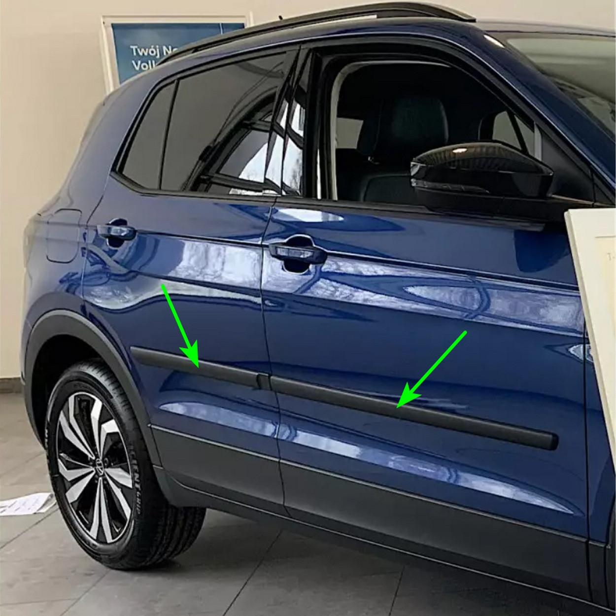 Молдинги на дверІ для Volkswagen T-Roc 2018+
