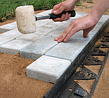 Бордюр тротуарний пластиковий H44 1,5 м чорний, фото 9