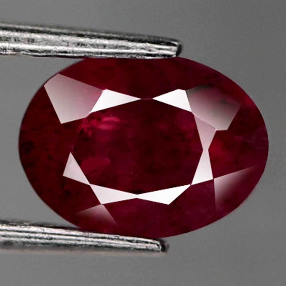 Рубін натуральний 1.77 Ct. 7.9 x 6.2 x 4 mm