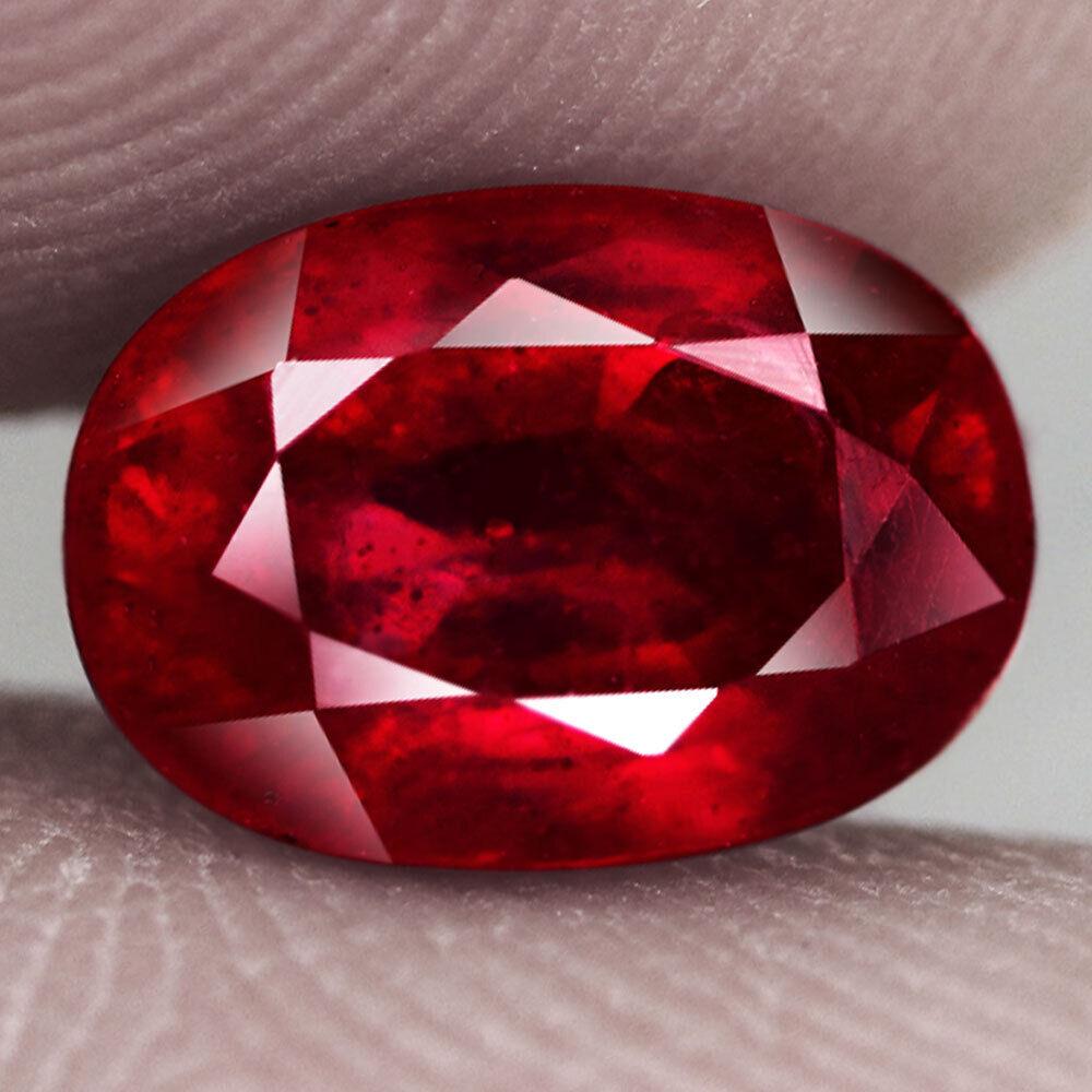 Рубін натуральний 2.89 Ct. 9.1 x 6.5 x 4.9 mm
