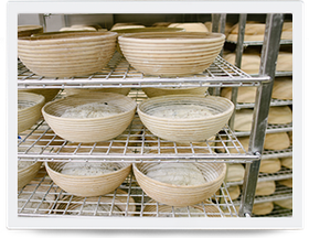 Кошик плетений з ротанга для вистоювання тіста на 500 г з тканинним чохлом d-18 см