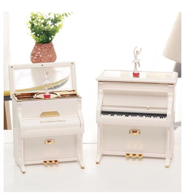 Музична скринька для фортепіано з балериною ( є невеликий дефект!), фото 1