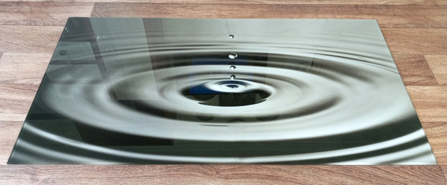 Картина-на-скле-Падали-краплі-рідини Kartyna-na-skle-Padaly-krapli-ridyny