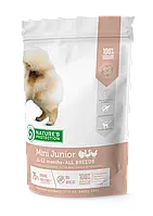 Сухой корм для щенков малых пород Mini Junior Small Breeds Nature s Protection 500 г (мясо птиц)