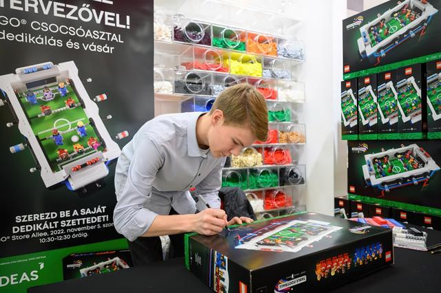 LEGO 21337 Ideas Настільний футбол з автографом автора ексклюзивний колекційний конструктор для дорослих LEGO 21337 Ideas Настільний футбол з автографом автора ексклюзивний колекційний конструктор для дорослих
