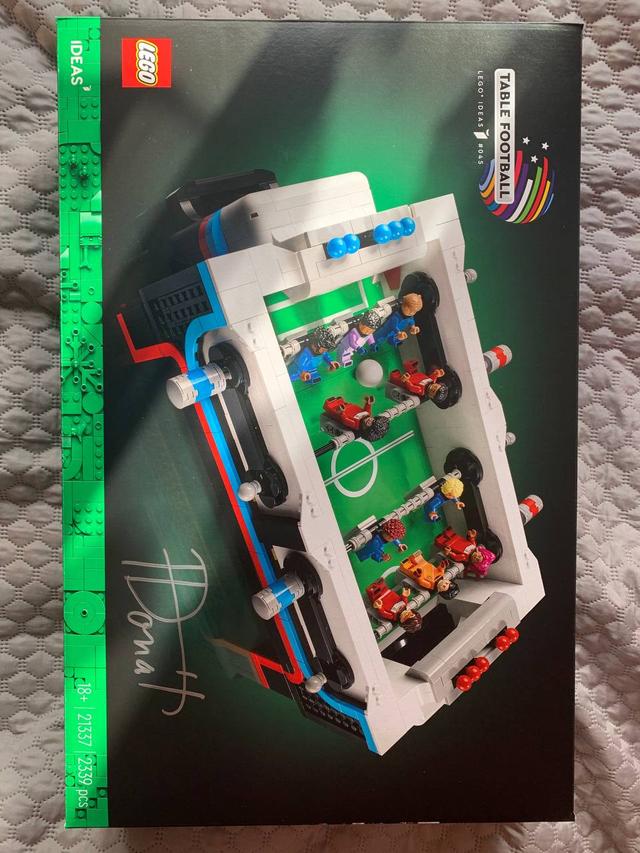 LEGO 21337 Ideas Настільний футбол з автографом автора ексклюзивний колекційний конструктор для дорослих