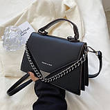 Жіноча класична сумка 8846 крос-боді з ланцюжком через плече на ремінці чорна, фото 4